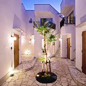 Five Cube Apartment
