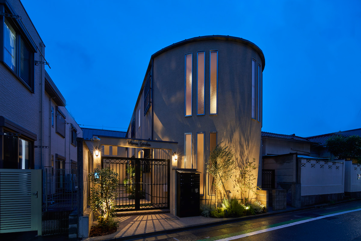 Designer's Apartment Bloom Garden